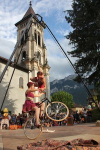 Charlotte Kolly avec Jessica Ros, spectacle "Les Rétro Cyclettes"